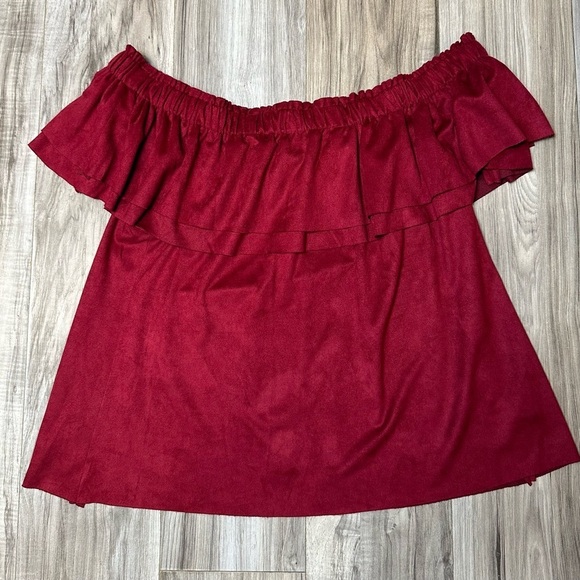 Young Fabulous &‎ Broke Off the Shoulder Wine Colored Faux Suede Blouse Size M - Picture 1 of 4